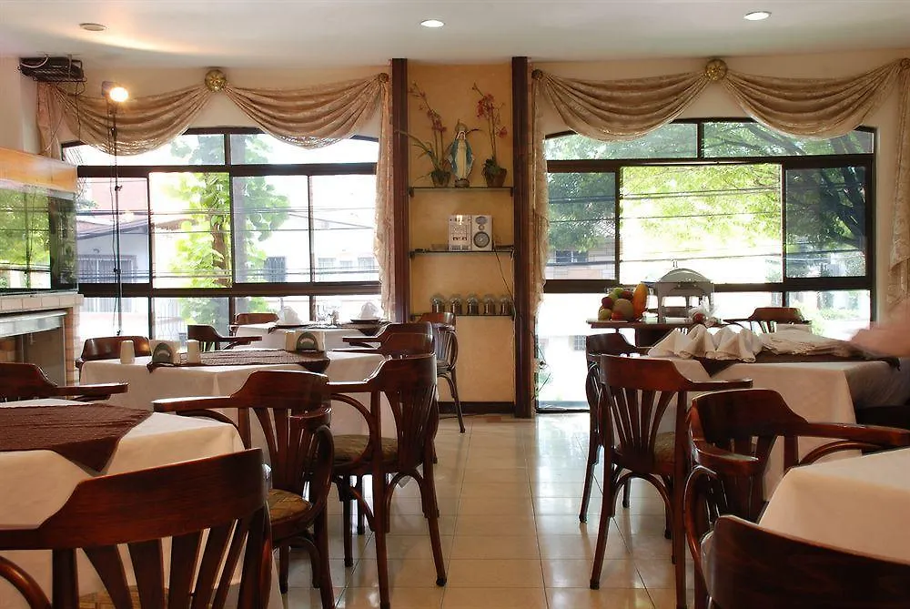 Hotel Estadio Real Medellín 3*,
